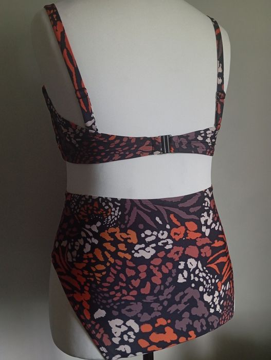 Bikini kostium dwuczęściowy George dół 16/44 góra 85DD wysoki stan usztywniana miseczka