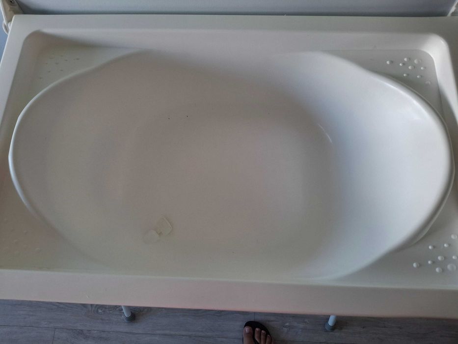 Banheira com muda fraldas