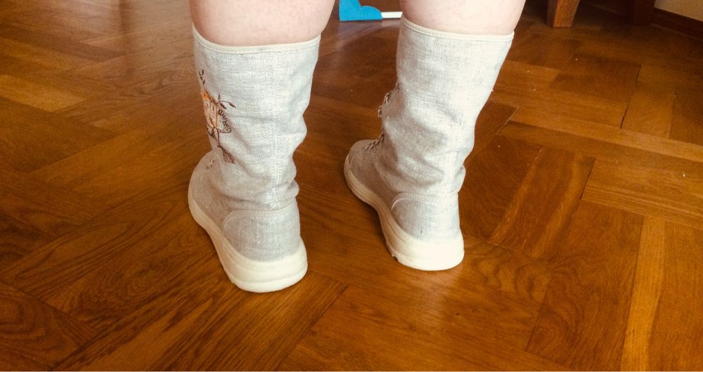 Nowe buty z lnu z haftem w kwiaty rozm. 37/23,5 cm