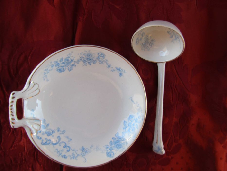 Azeitoneira e concha da Real Fabrica de Sacavem