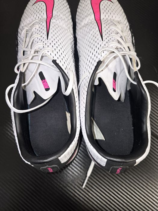 Сороконіжки Nike Phantom GT Academy, 46 р-р

Це сороконіжки Nike Phant