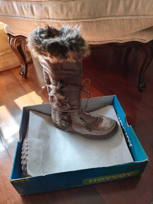 Botas de pelo tipo neve tamanho 40 - Marca Hoyvoy