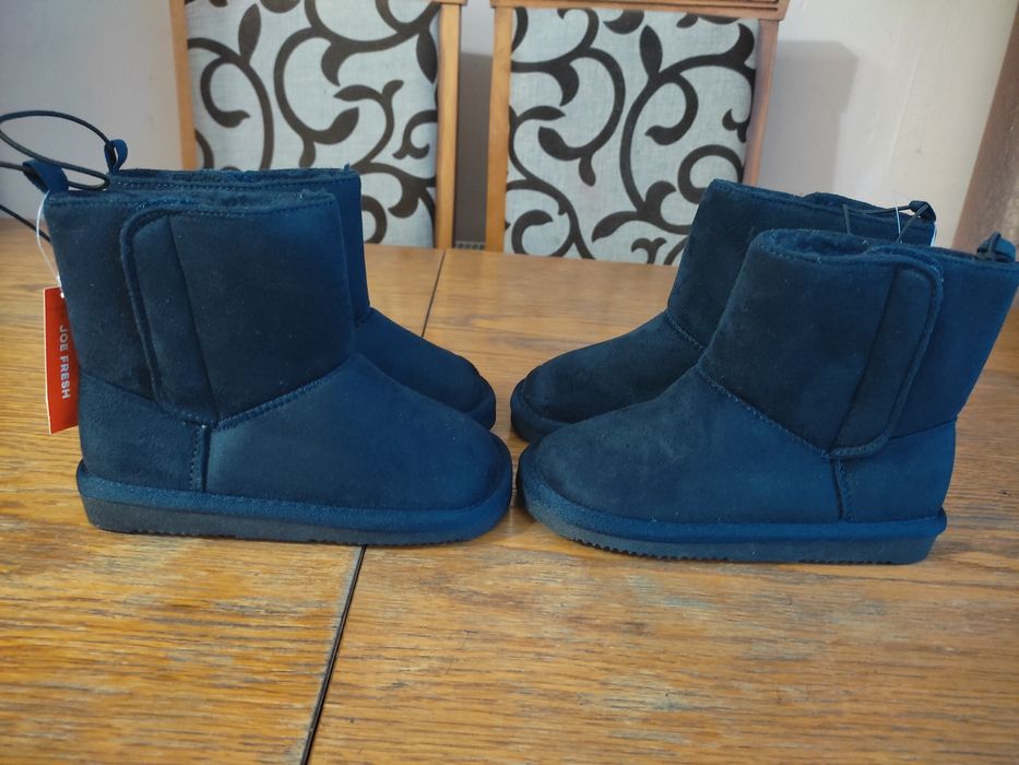 Нові уггі зимові чоботи Joe Fresh для двійні двойни