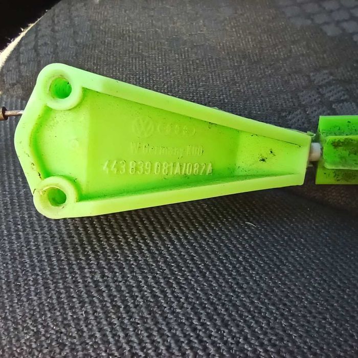 Трос задніх дверей АУДІ 100, 200, V8 (1982-1991)