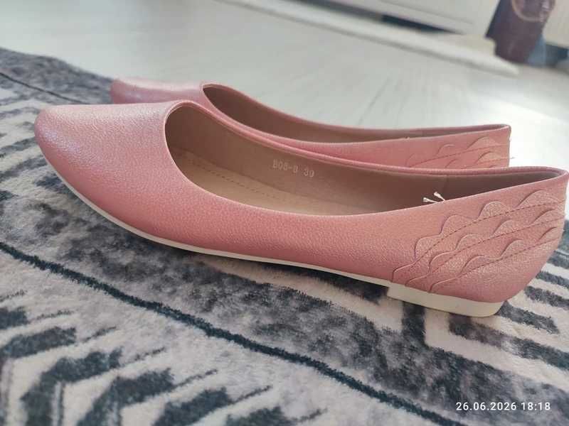 nowe, nienoszone buty damskie marki Enmeal w rozmiarze 39.