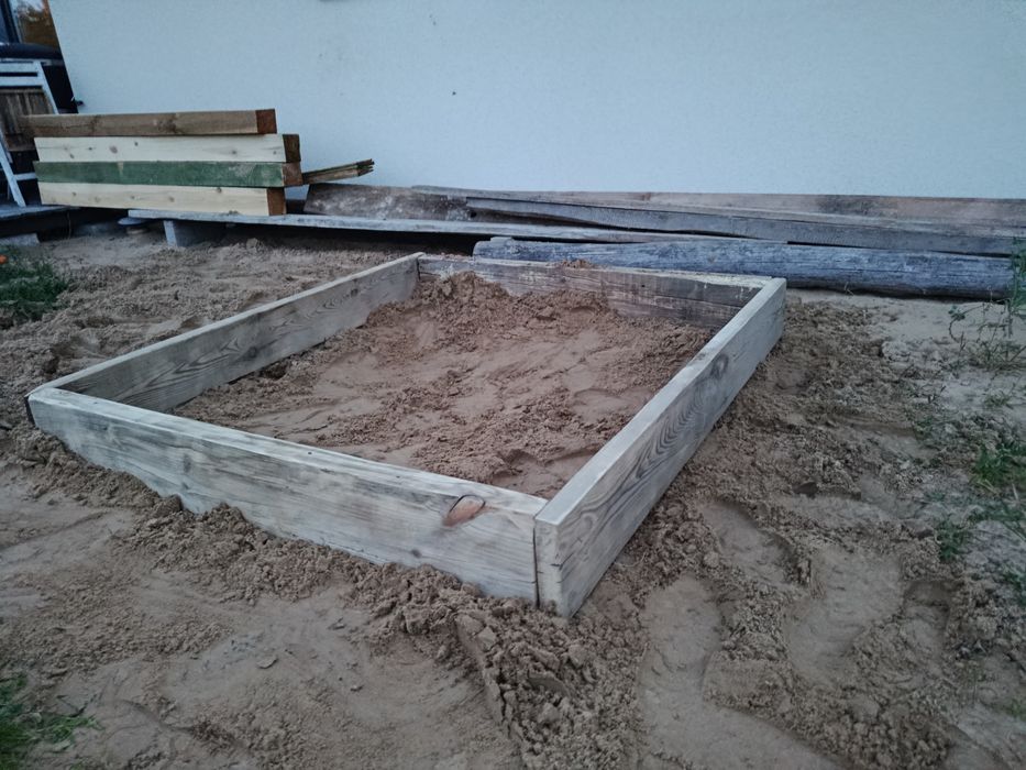 Piaskownica z belek + plażowy drobny piasek Toruń Ciechocinek