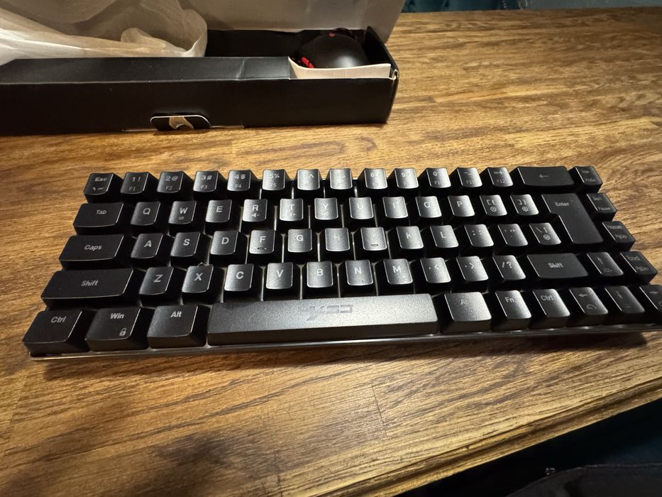 Клавіатура з мишкой