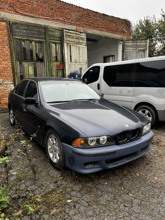 Продам BMW e39 525i