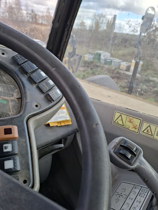 Навантажувач маніту, катерпілер джісібі