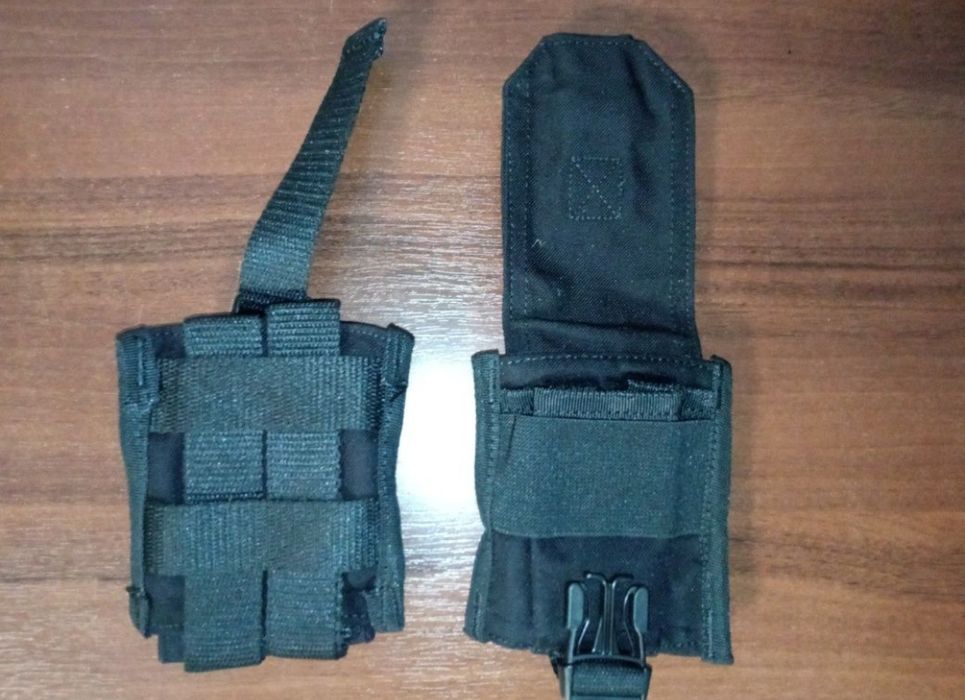 Продам 4 підсумка до магазинів АК та 2 під  гранати