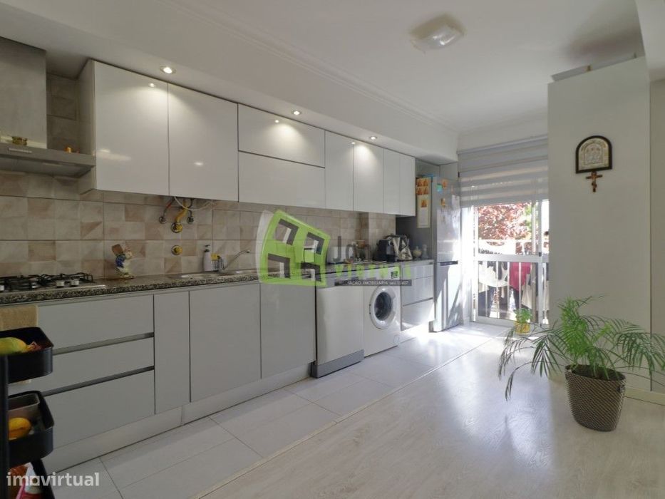 Apartamento T3 com Arrecadação - Quinta do Conde