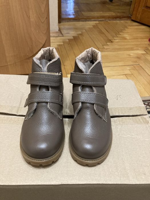 Продам зимние ботинки на мальчика