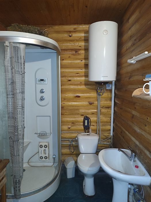 Продається лазня та недобудований будинок в м.Малин