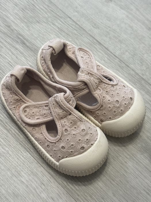 Кросівки для дівчинки
