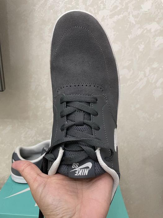 Продам кроссовки Nike