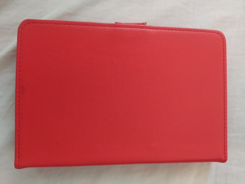 Etui na tablet czerwone ekoskóra