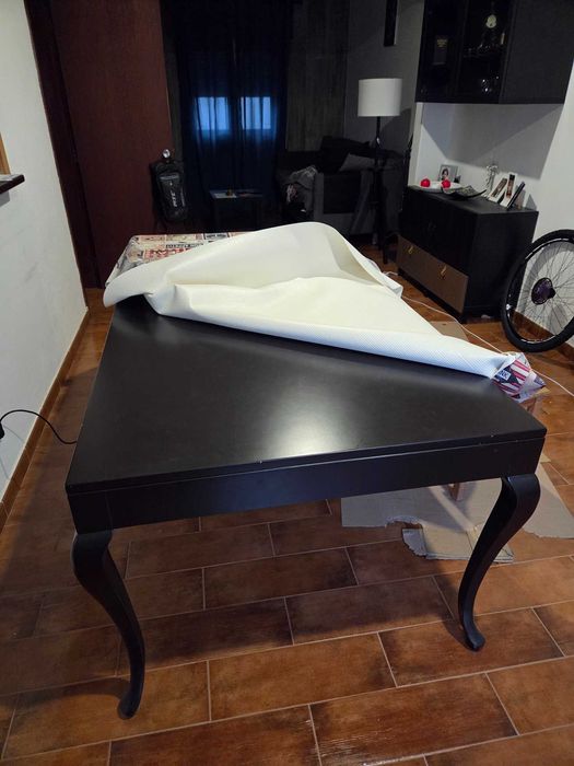 Mesa de jantar com 2mts x 1mt - 8 a 10 pessoas