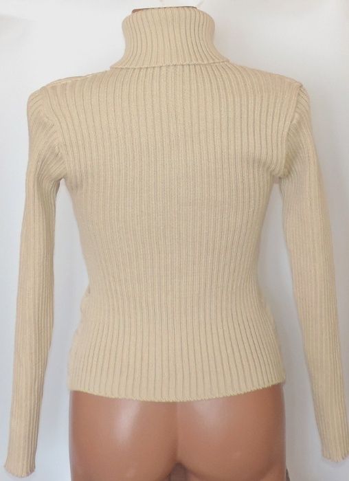 Кофта тепла на замку