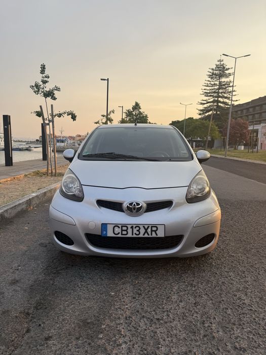 Toyota Aygo impecável