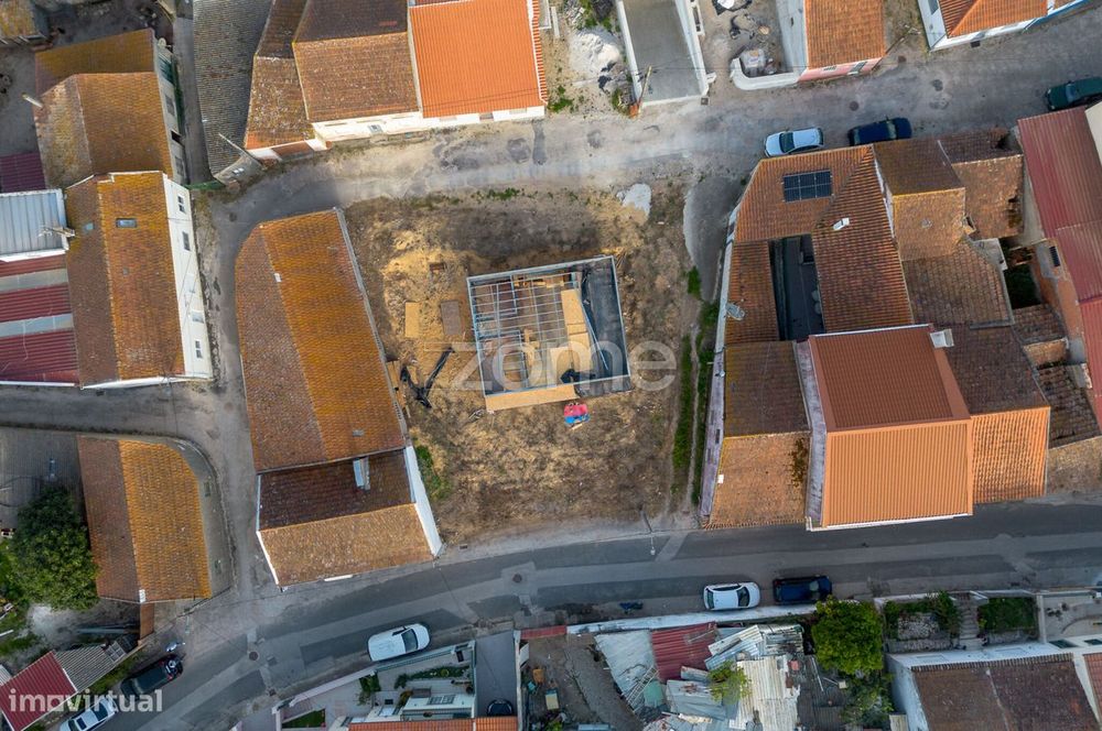 Moradia em Construção c/ Projeto Arquitetura e Especialidades