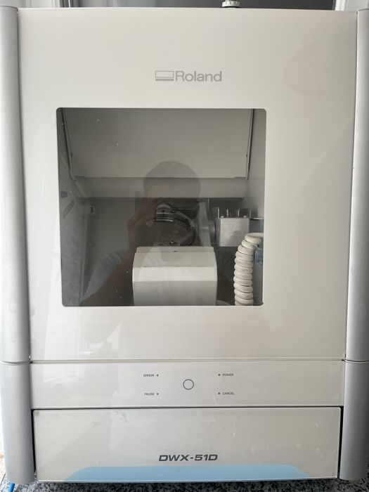 Продається зуботехнічний фрезер Roland DWX-51D