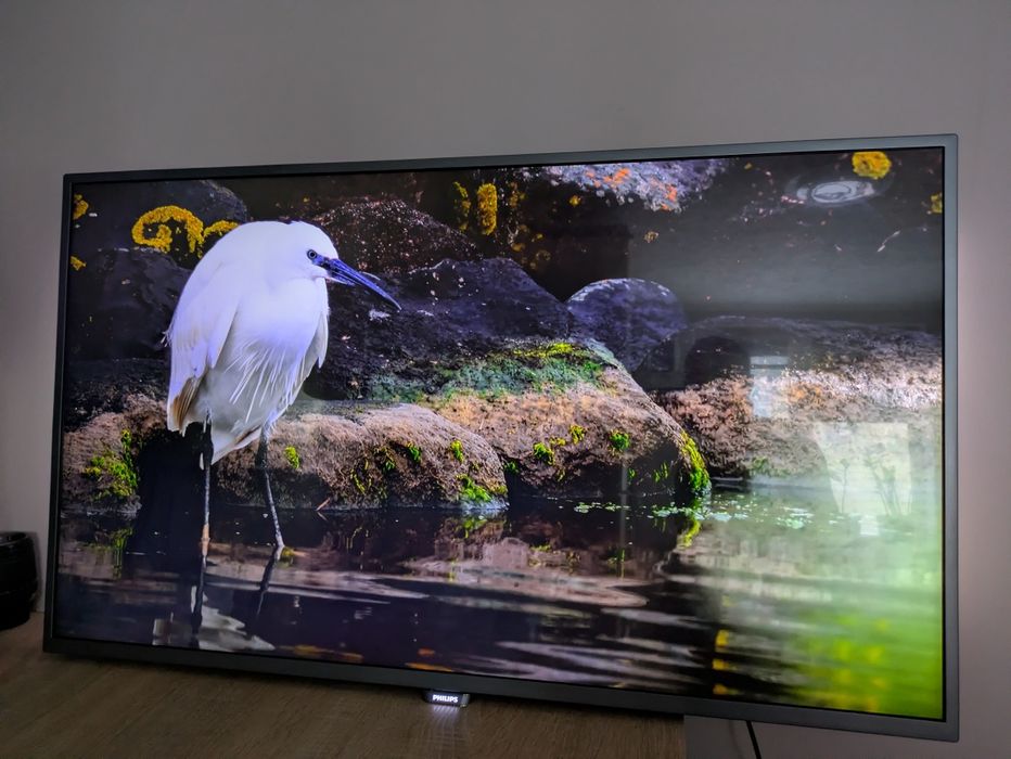 Smart TV 43"  Philips 4K з Ambilight підсвіткою