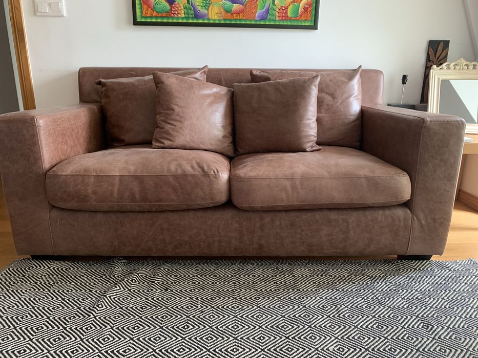Sofá em pele 3 lugares