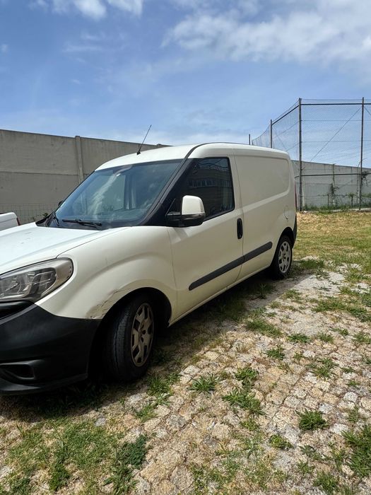Fiat doblo 1.6 multijet 120 cv  3 lugares