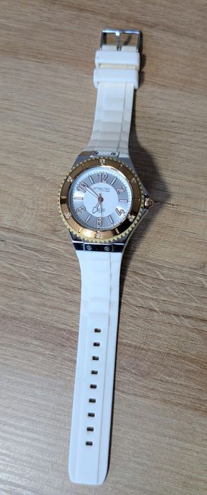 Zegarek damski Q&Q Attractive