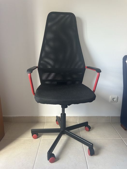 Cadeira gaming giratoria