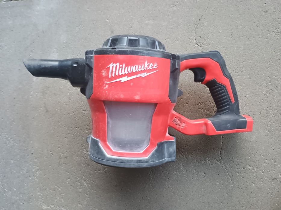 Odkurzacz akumulatorowy Milwaukee M 18 CV 18 V