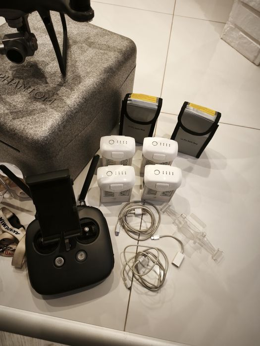 Dji Phantom 4 Pro Obsidian Sprawny w 100% Zestaw 5 baterii + plecak