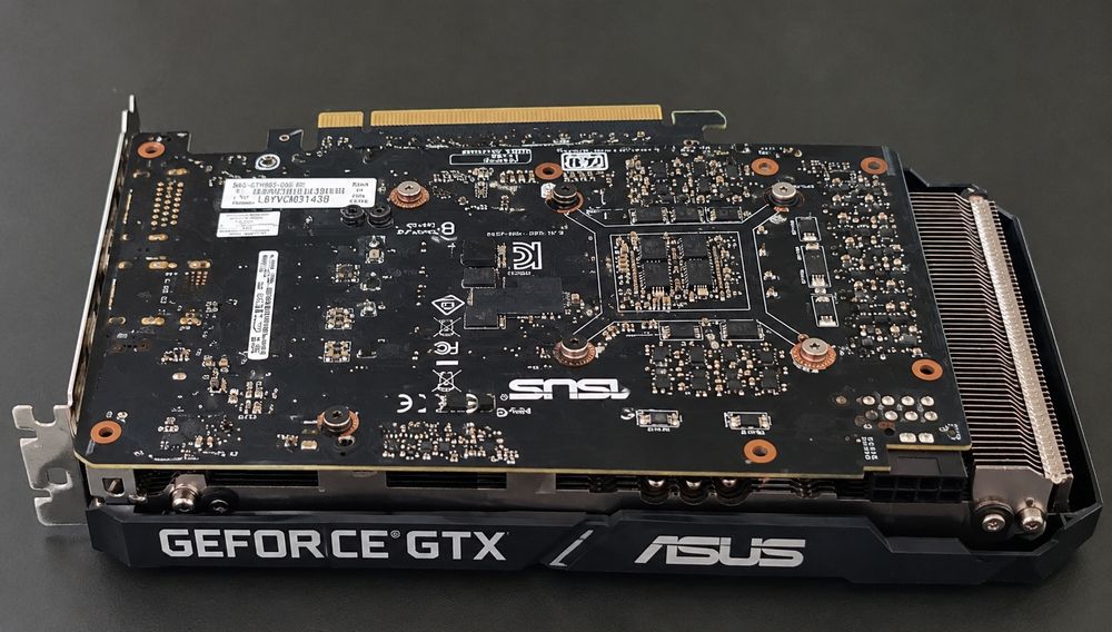 ASUS GTX 1660 SUPER 6GB GDDR6  — Muito bom estado