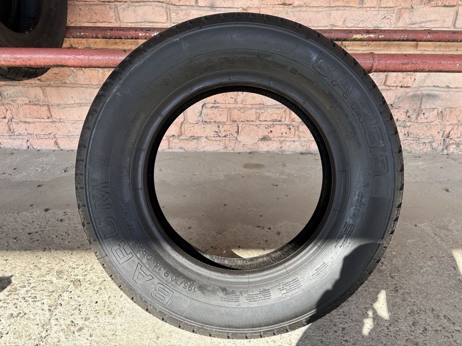 Комплект НОВИХ літніх шин 195/70R15 Barum