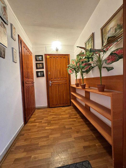 Продається 3 кімнатна Квартира з ремонтом