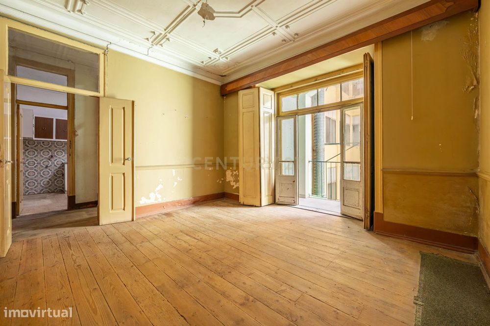 Charme Clássico | 185 m² | Varanda | Estrela - Lisboa