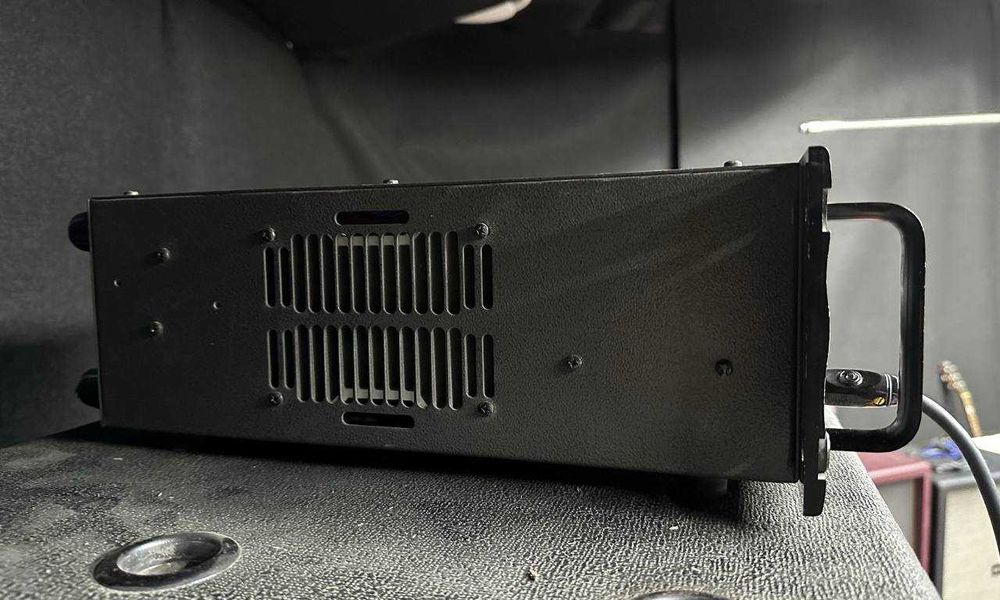 Ampeq SVT-5 Pro Лампова Голова для бас гітари