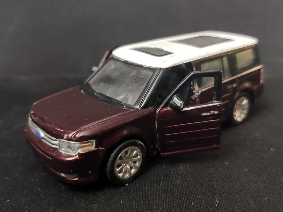 Модель авто Ford Flex 1.43 Maisto