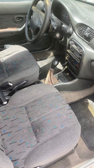 Carro Hyundai accent 5 portas
