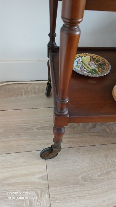 Carrinho de Chá em madeira com 2 tabuleiros