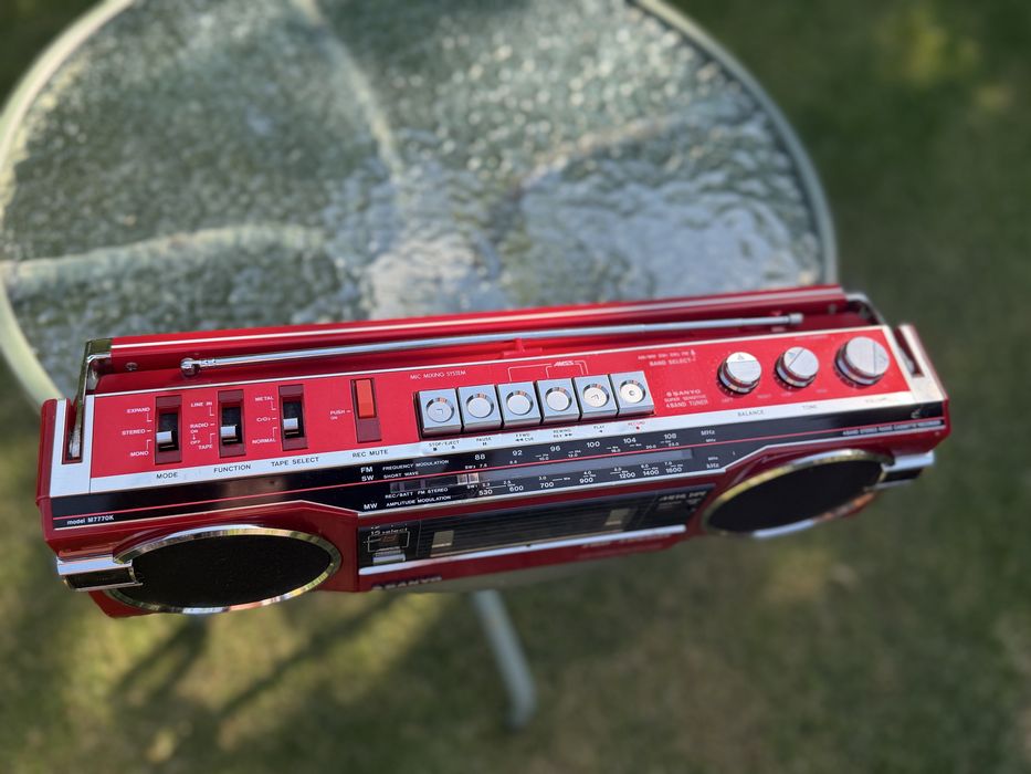 Продам магнитолу Sanyo M-7770K