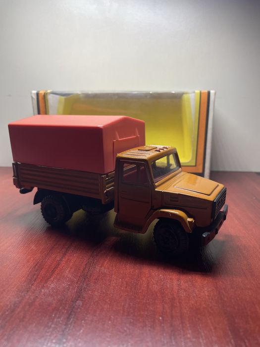 Продажа ЗИЛА 4331 для колекционеров 1:43 С КОРОБКОЙ