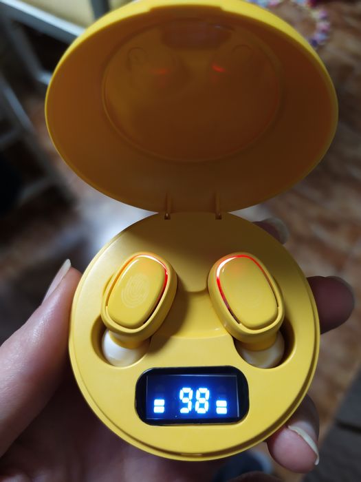 Сенсорні бездротові навушники. Безпроводные наушники сенсорные