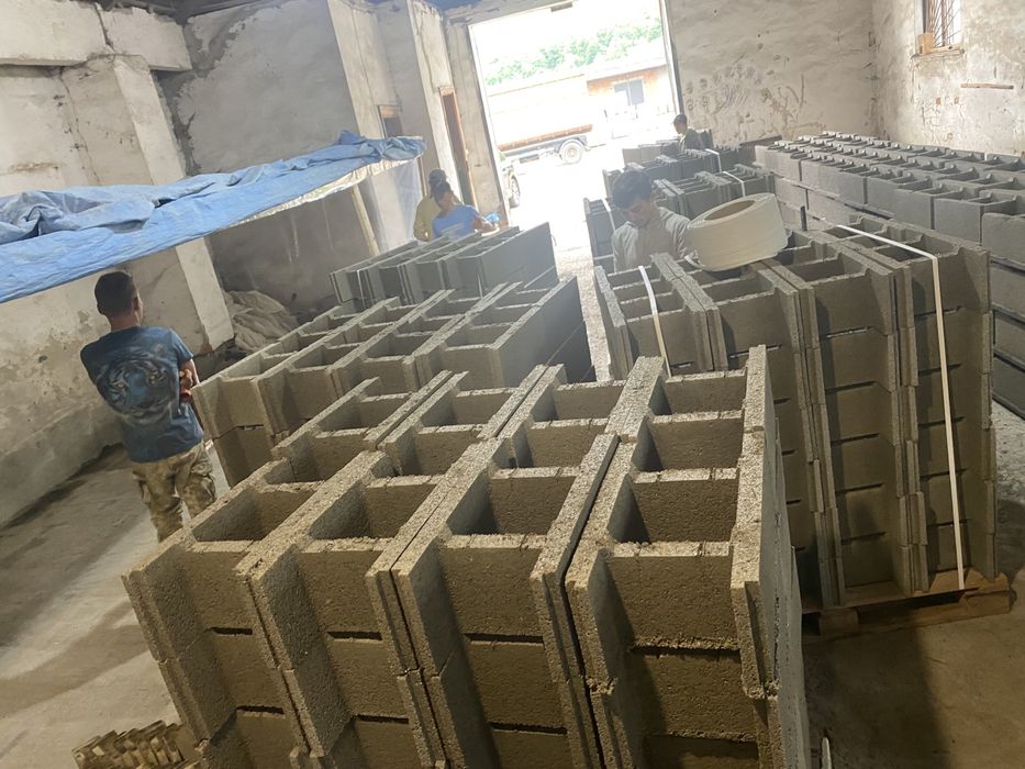 Блок незнімної опалубки, опалубочний,  фундаментний