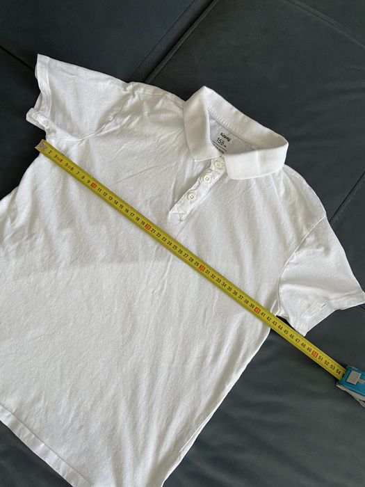 Biały t-shirt z kołnierzykiem 158 dla chłopca