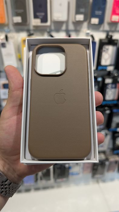 Оригінальні чохли на iPhone 15 pro також OtterBox,Proove
