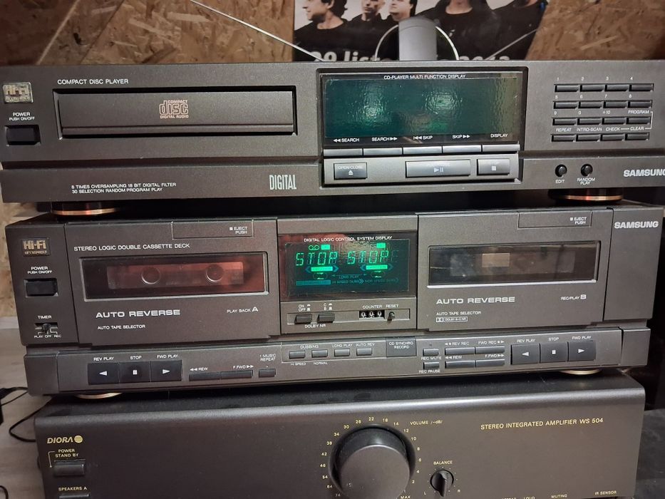 Deck Samsung z systemu hi fi 1200 z gratisami.