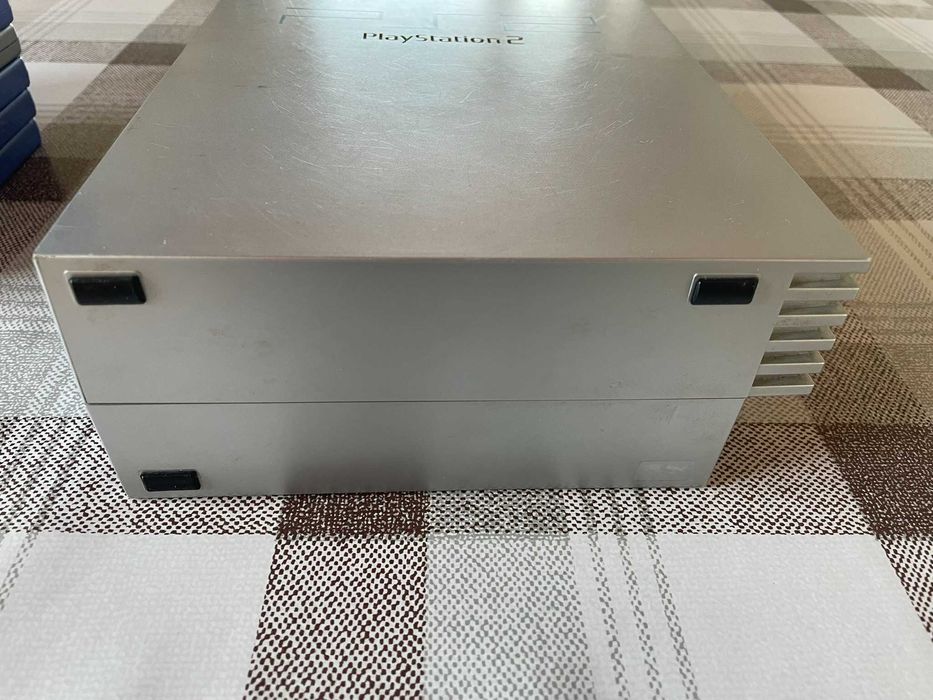 Konsola Playstation silver fat PS2 SCPH-50003 pady, gry, 3 karty