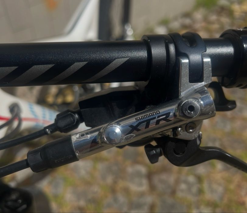 Bicicleta BTT Specialized suspensão total L