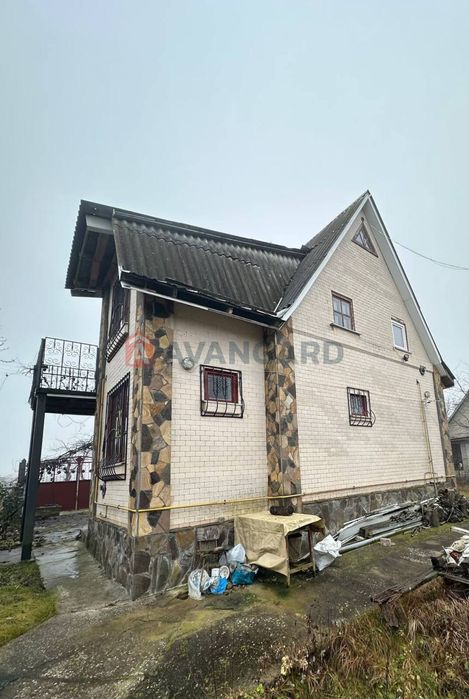 Продаж будинка з комунікаціями та ремонтом